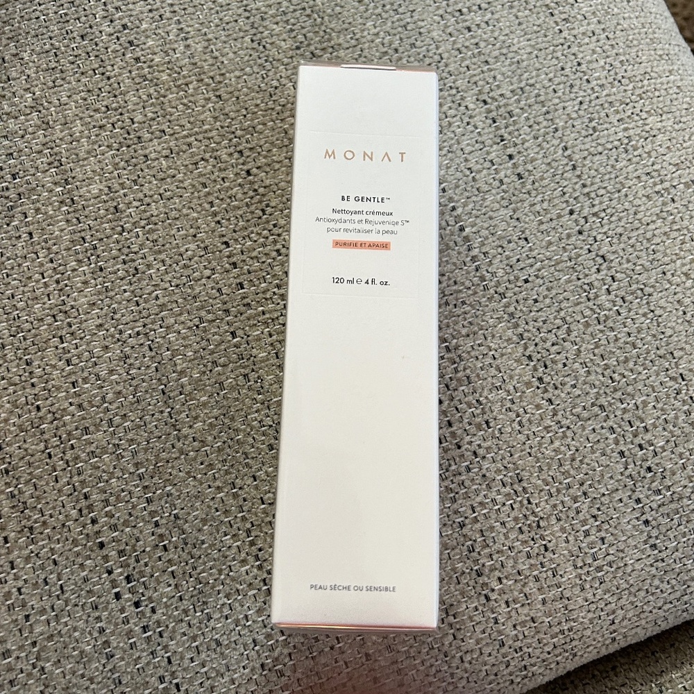 Monat BE GENTLE Creamy Cleanser